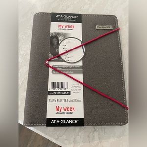 NWT at-a-glance grey undated planner